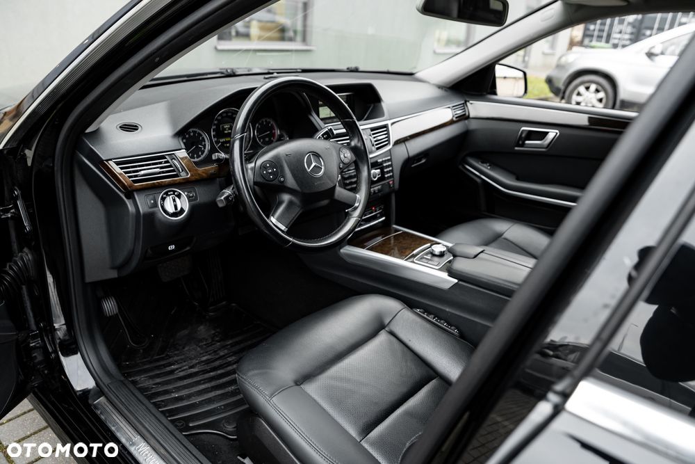 Mercedes-Benz Klasa E 300 BlueTEC HYBRID 7G-TRONIC Avantgarde - 13