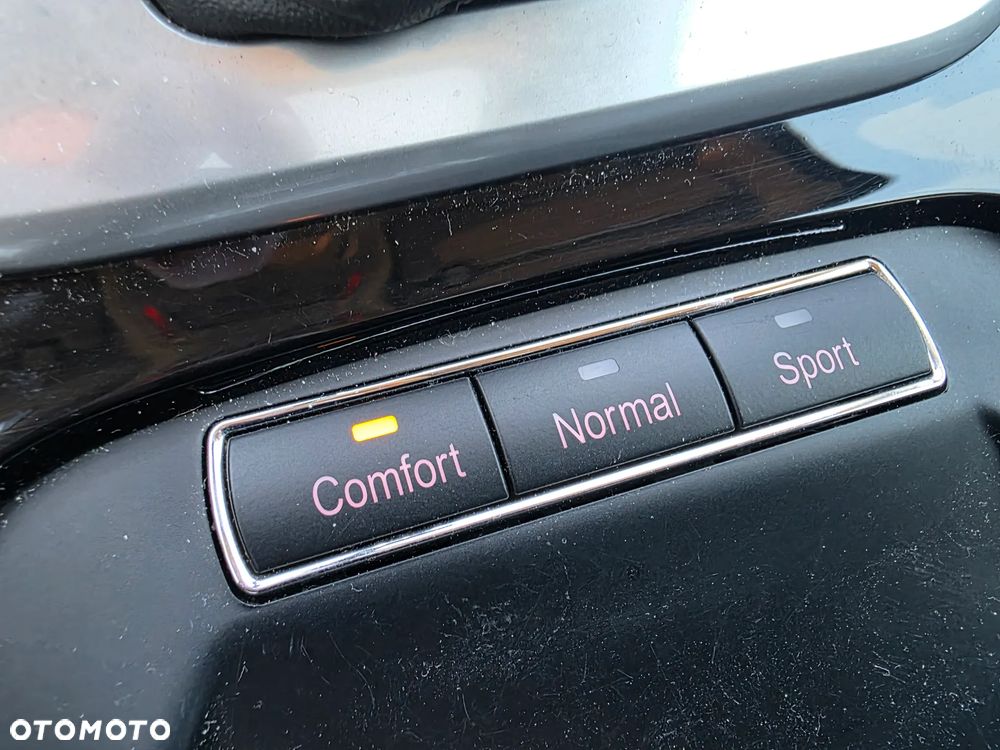 Ford S-Max 2.0 TDCi DPF Titanium X - 16