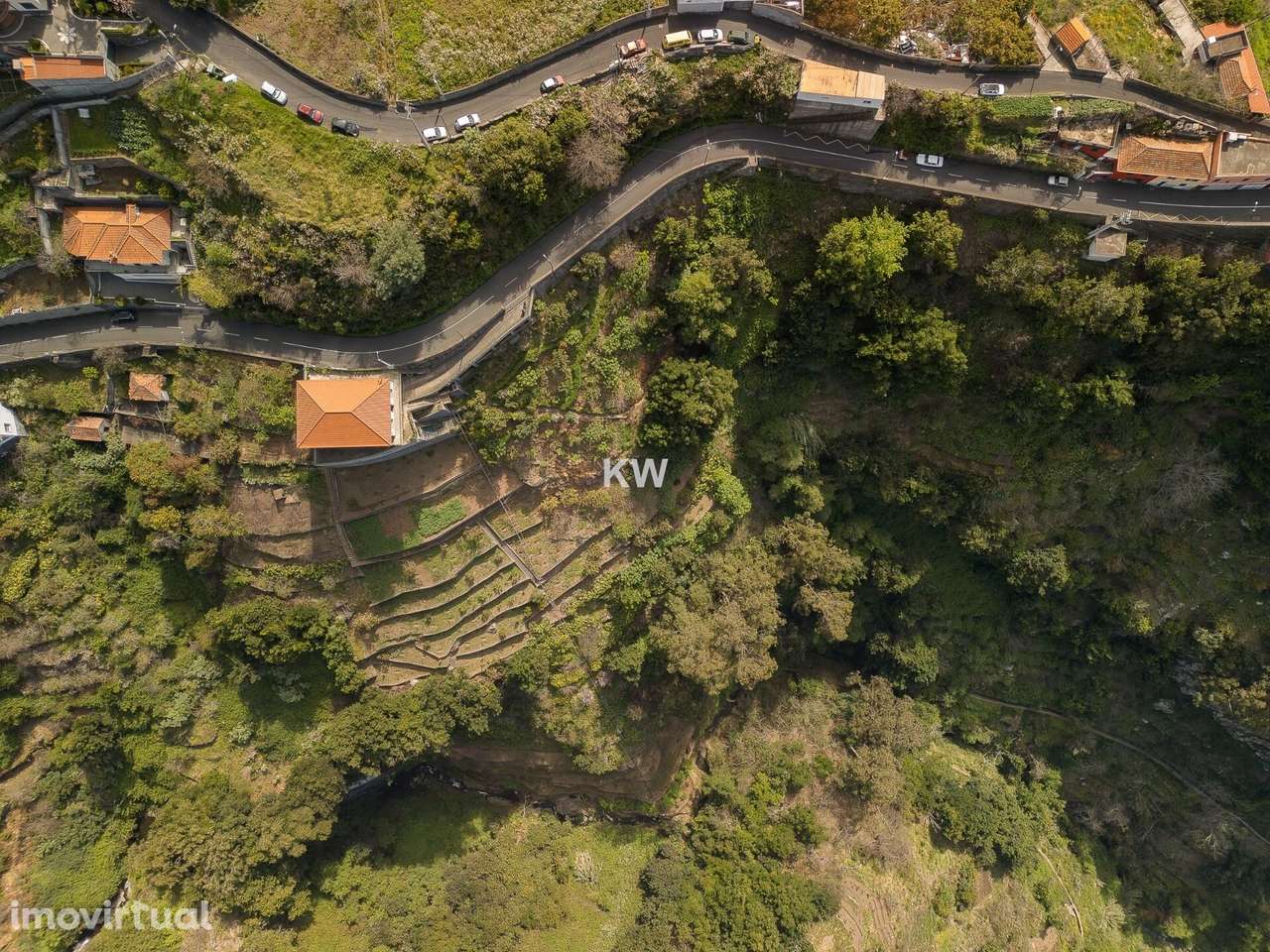 Prédio Isolado em Câmara de lobos - Grande imagem: 4/32