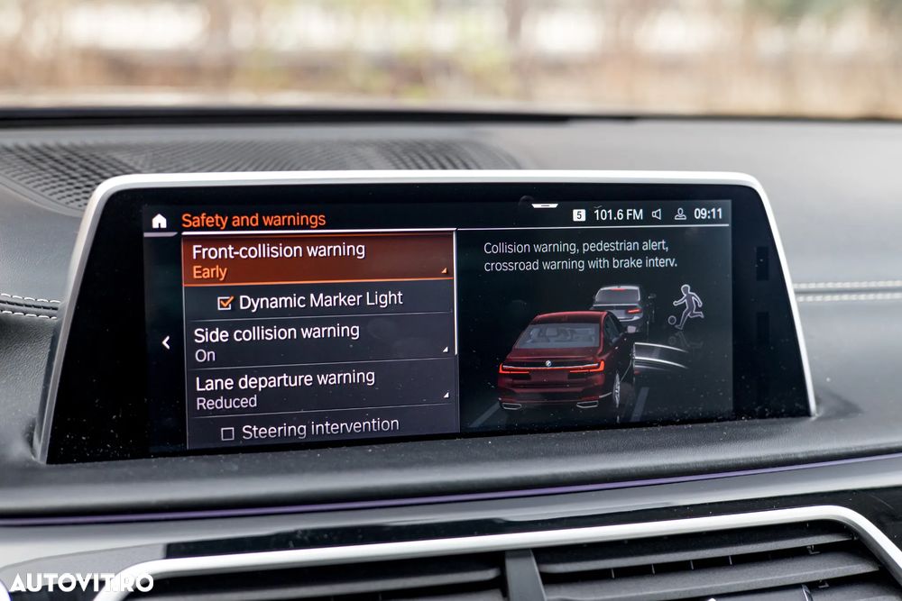 BMW Seria 7 730d xDrive MHEV - 24
