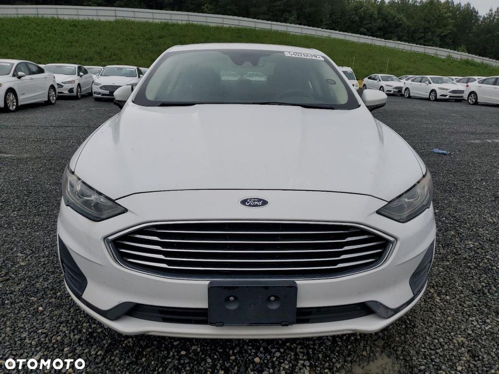 Ford Fusion - 6