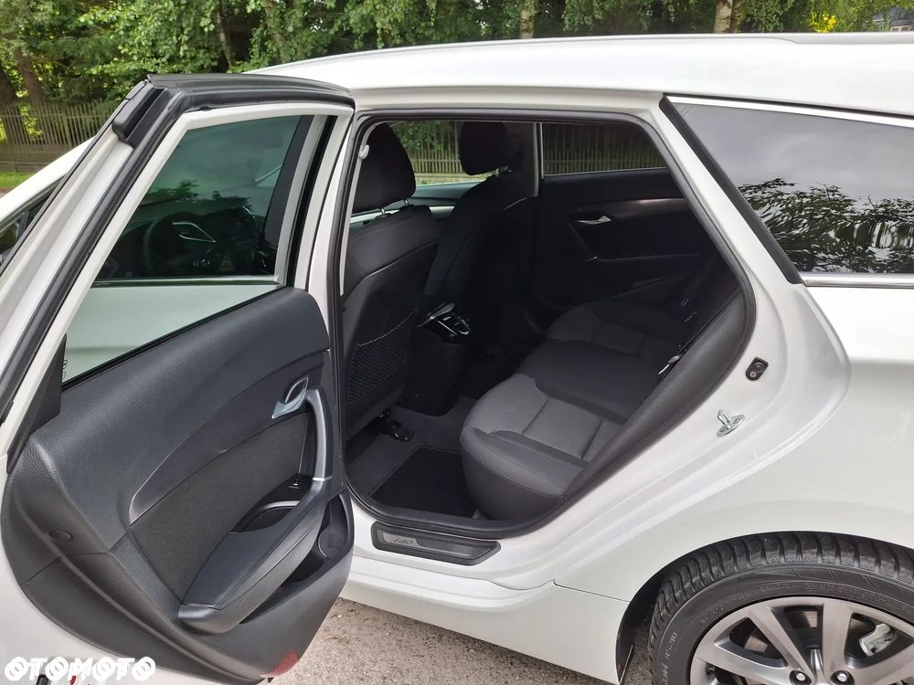 Hyundai i40 1.6 Comfort - 12