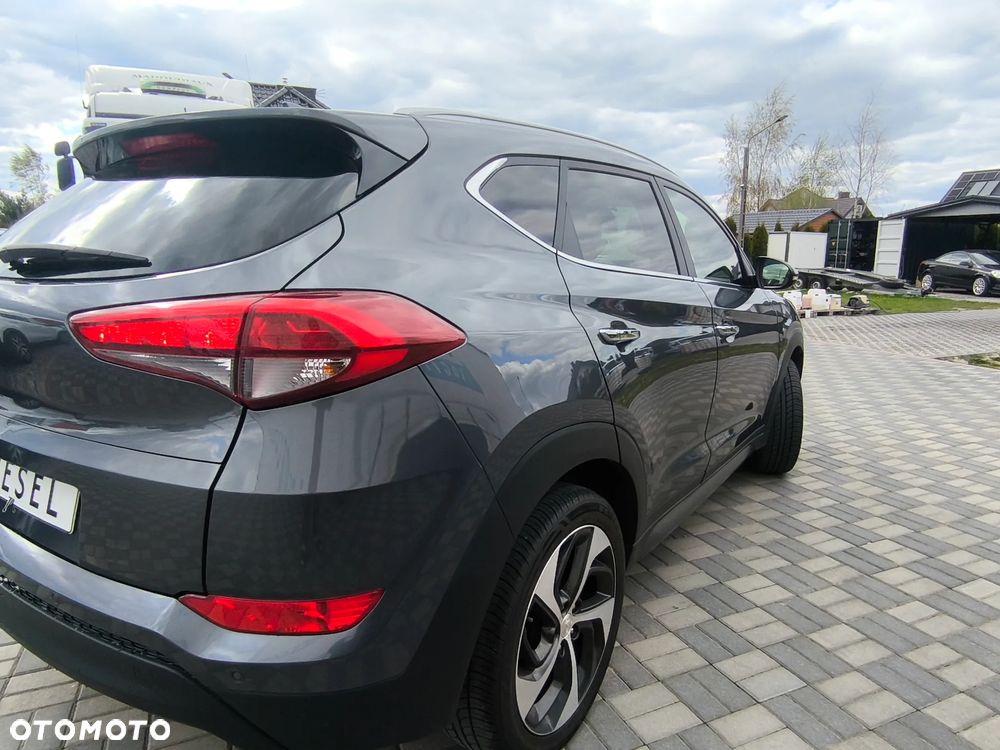 Hyundai Tucson 1.7 CRDI BlueDrive Style 2WD - 12
