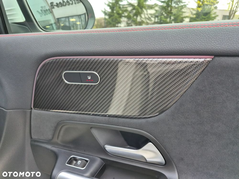 Mercedes-Benz GLA 200 AMG Line - 25