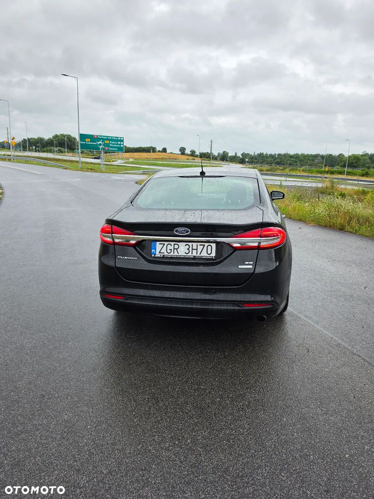 Ford Fusion - 2