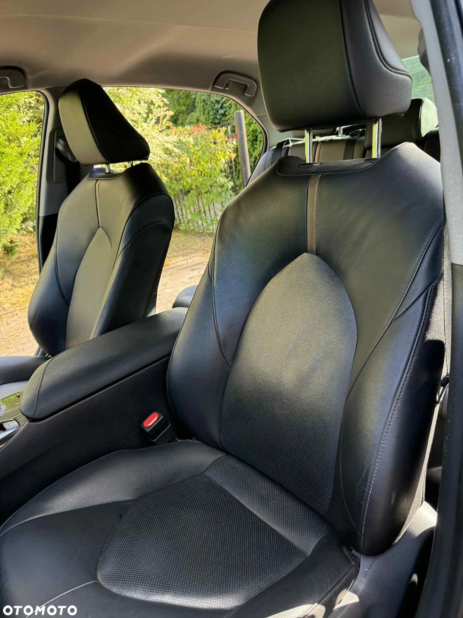 Toyota Camry 2.5 Hybrid Executive CVT - 10