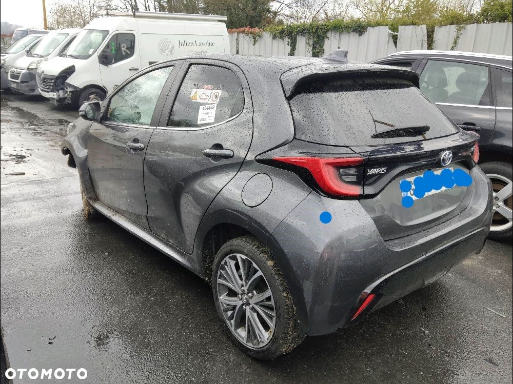 Toyota Yaris Hybrid 100 Premium - 1