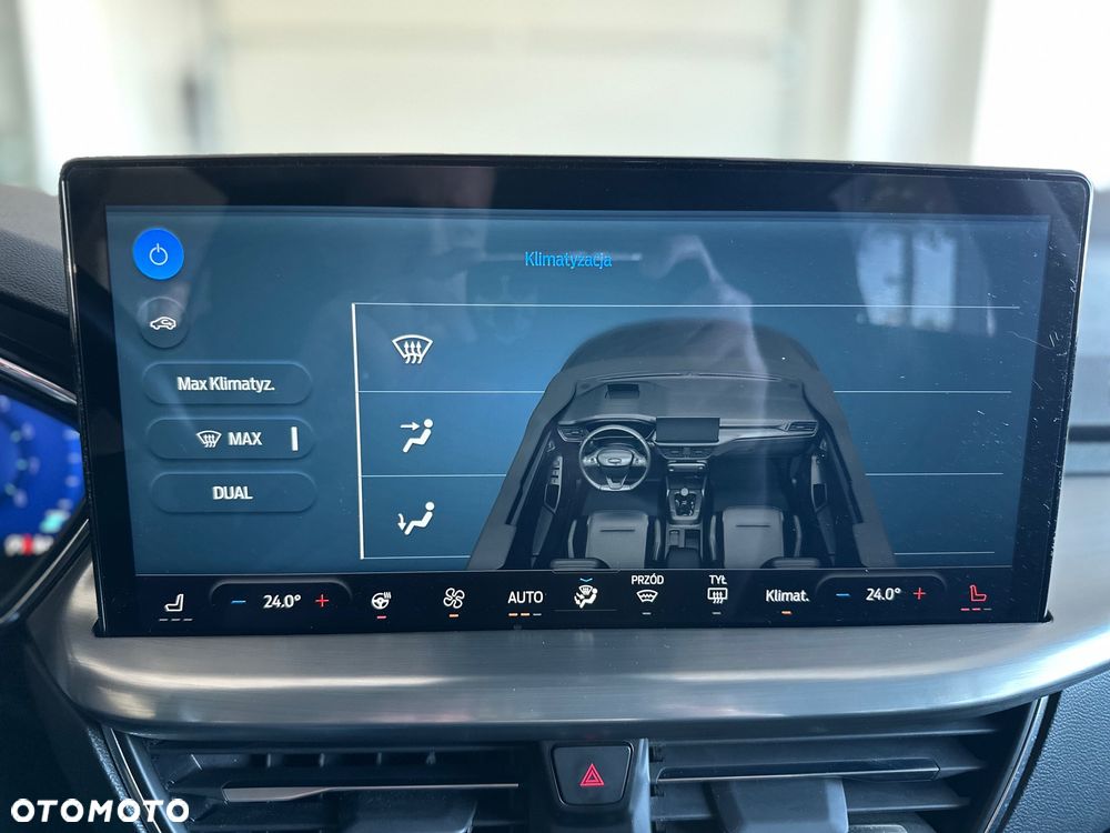 Ford Focus 1.0 EcoBoost Titanium X - 29