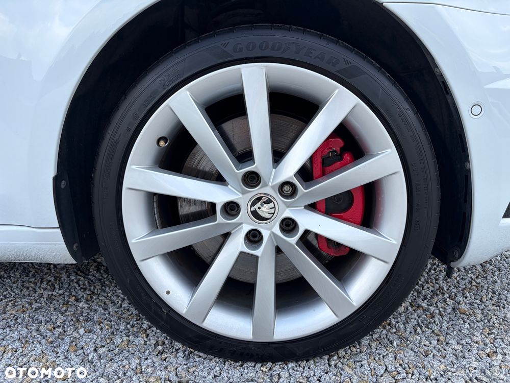 Skoda Octavia 2.0 TSI RS 230 - 25