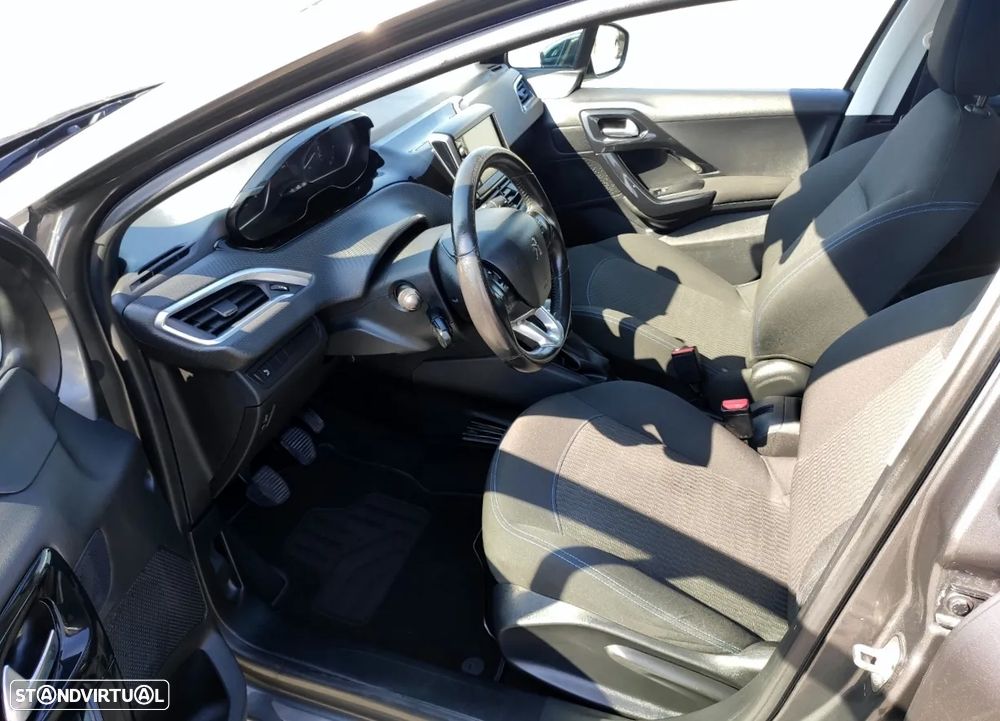 Peugeot 208 1.6 BlueHDi Style - 12