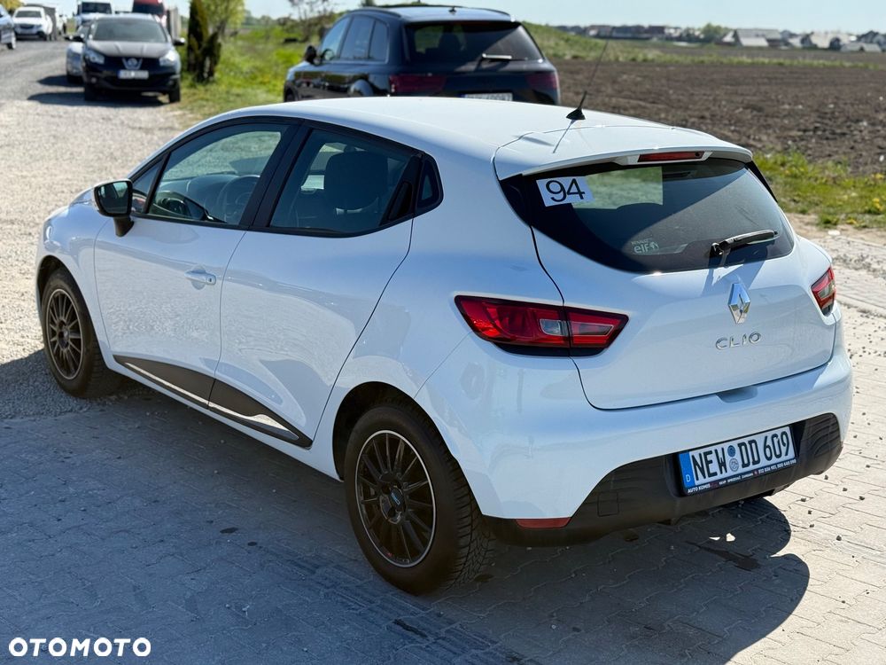 Renault Clio 1.2 16V 75 Business - 4