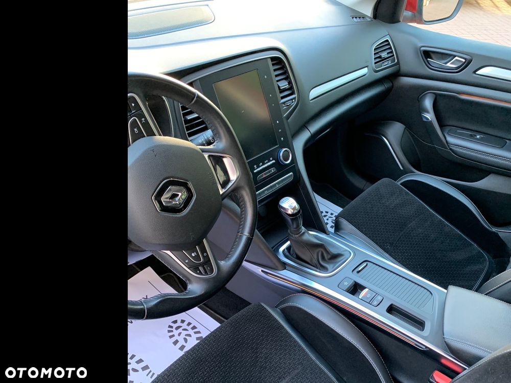 Renault Megane ENERGY TCe 130 SYMPHONY - 30