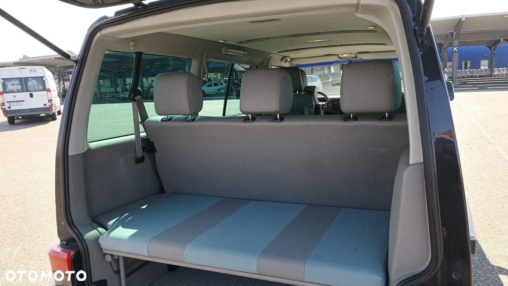 Volkswagen Multivan - 33