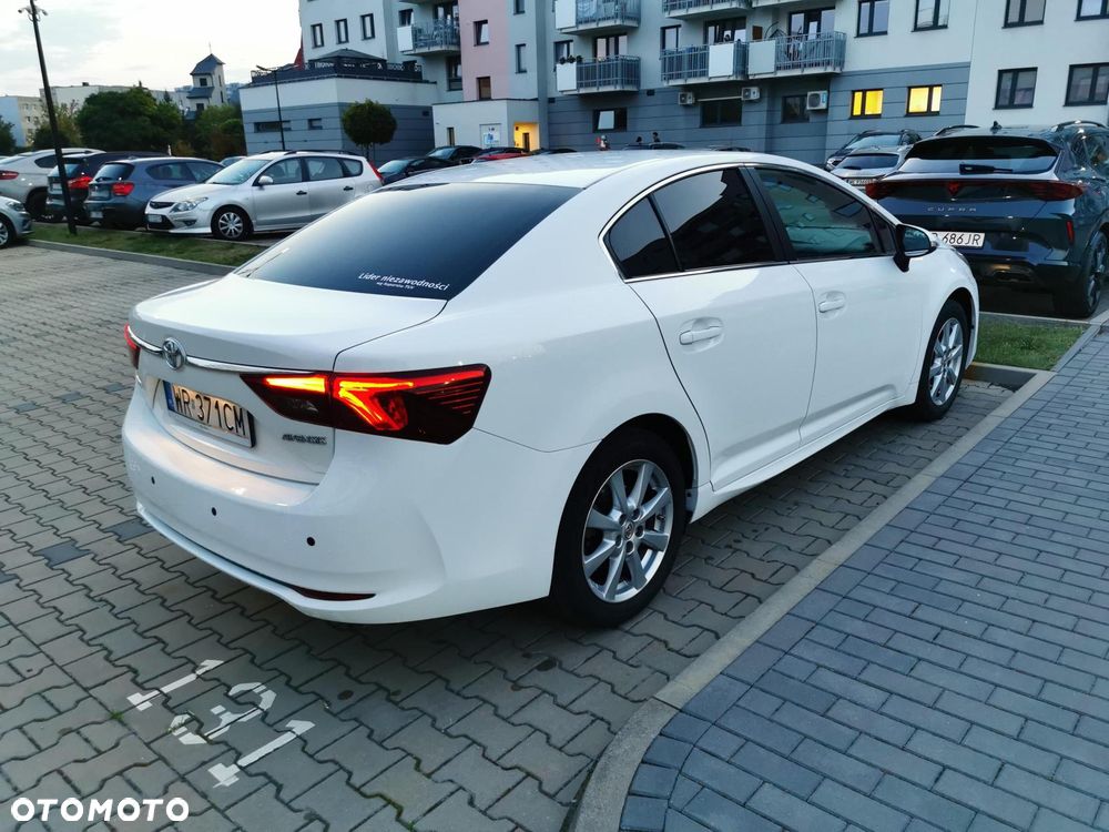 Toyota Avensis 1.8 Active - 3