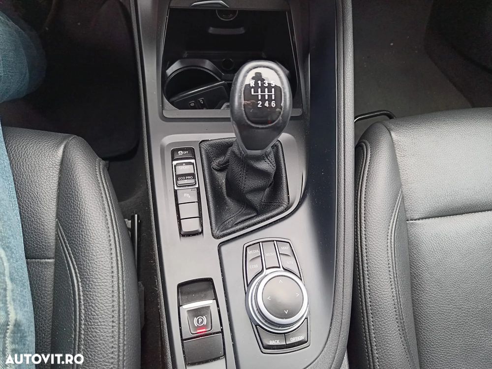 BMW X1 sDrive18i - 18