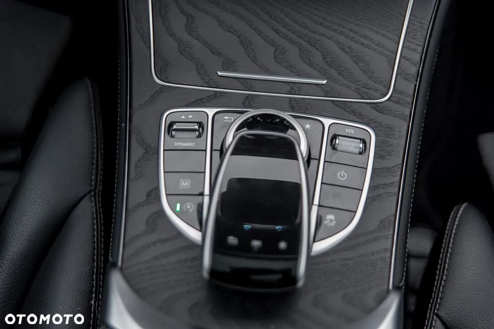 Mercedes-Benz GLC - 25