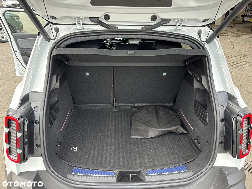 Renault 4 E-Tech 52kWh Comfort Range Iconic - 17