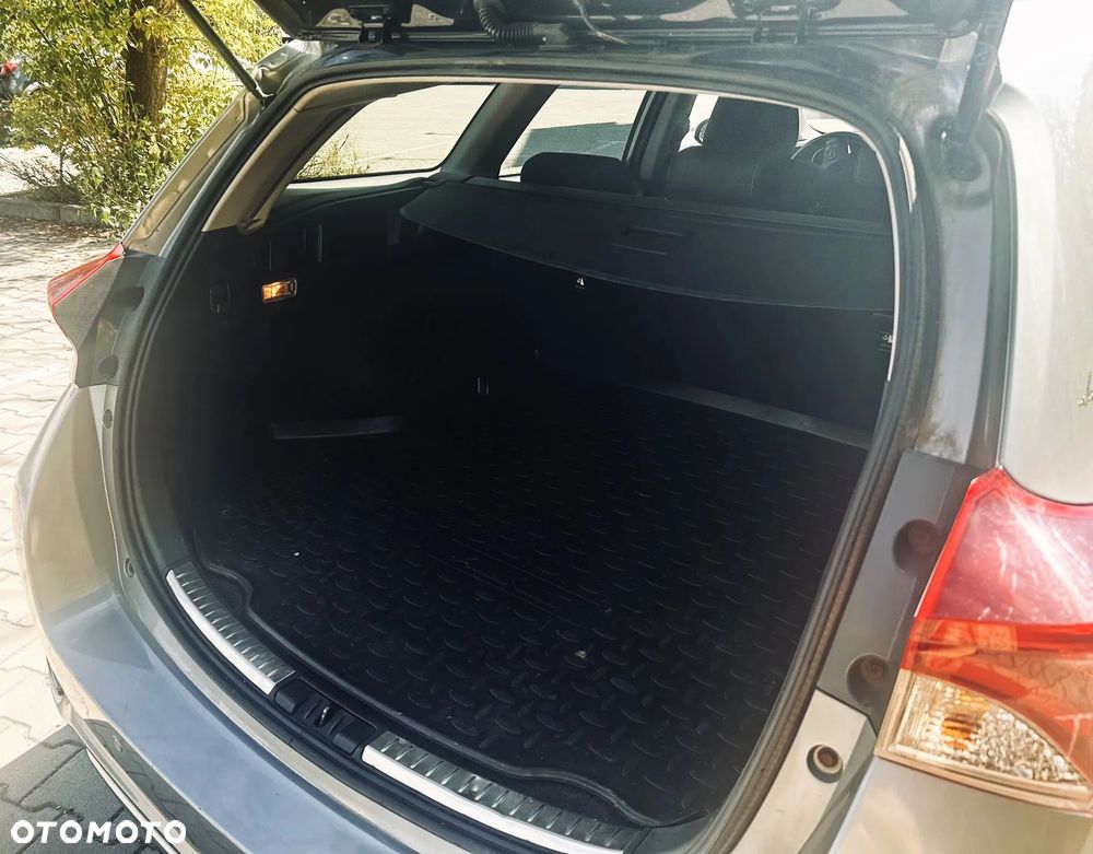 Toyota Auris Hybrid 135 Selection - 7
