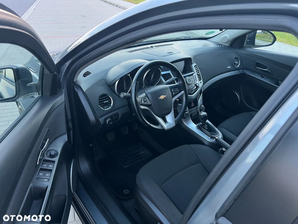 Chevrolet Cruze 1.7 LT - 8