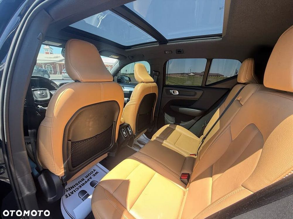 Volvo XC 40 T5 AWD R-Design - 10