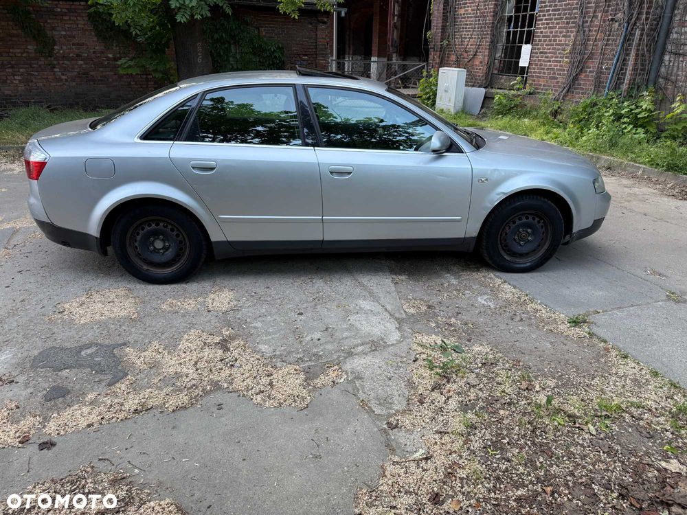 Audi A4 Limousine - 5