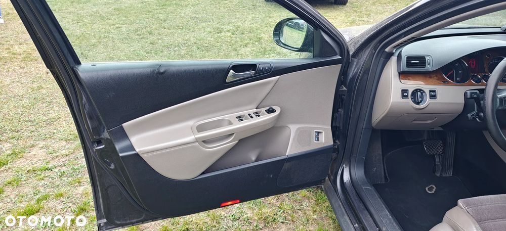 Volkswagen Passat 2.0 TDI DPF Highline DSG - 9