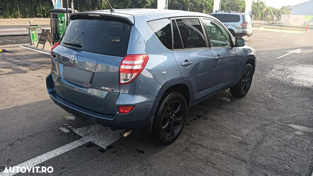 Toyota RAV4 - 3