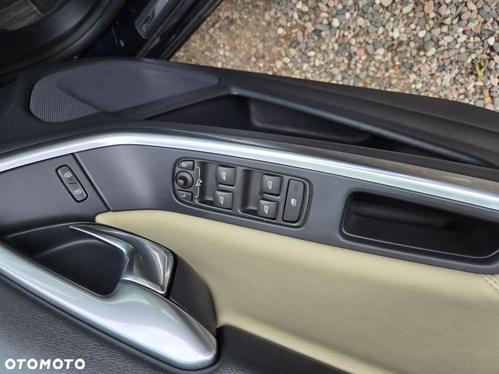 Volvo V60 D2 Momentum - 16