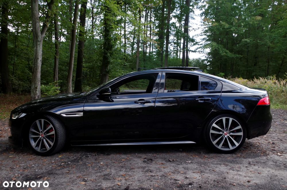 Jaguar XE S - 10