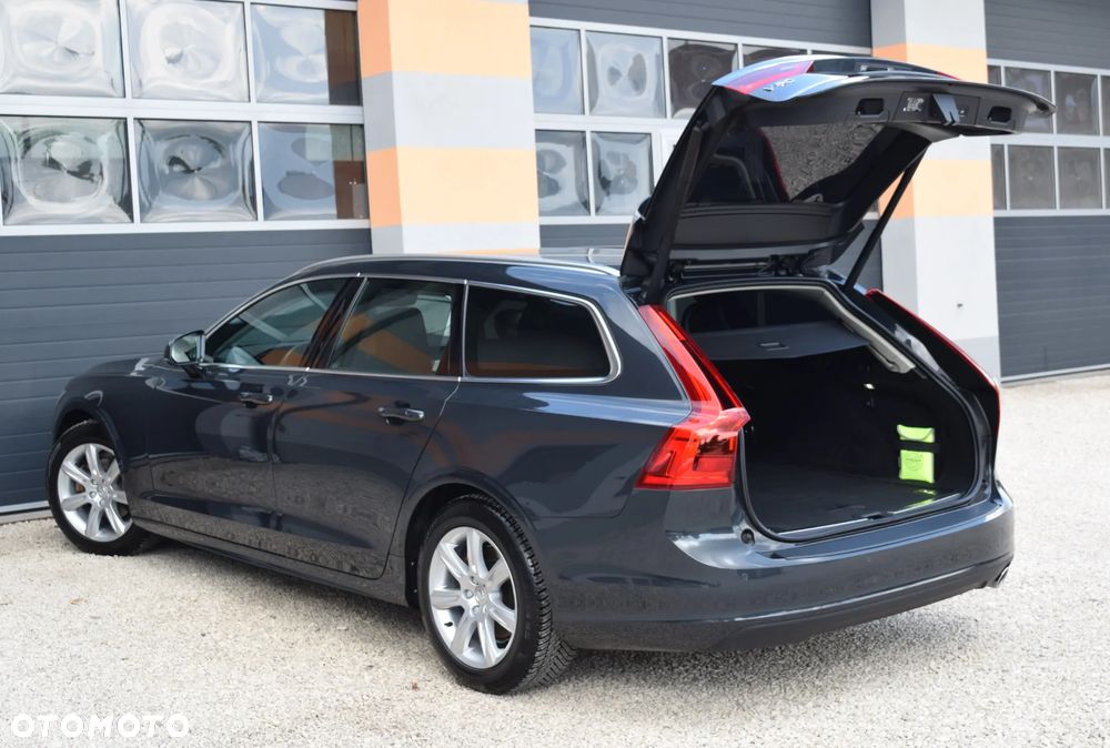 Volvo V90 D3 Momentum Pro - 18