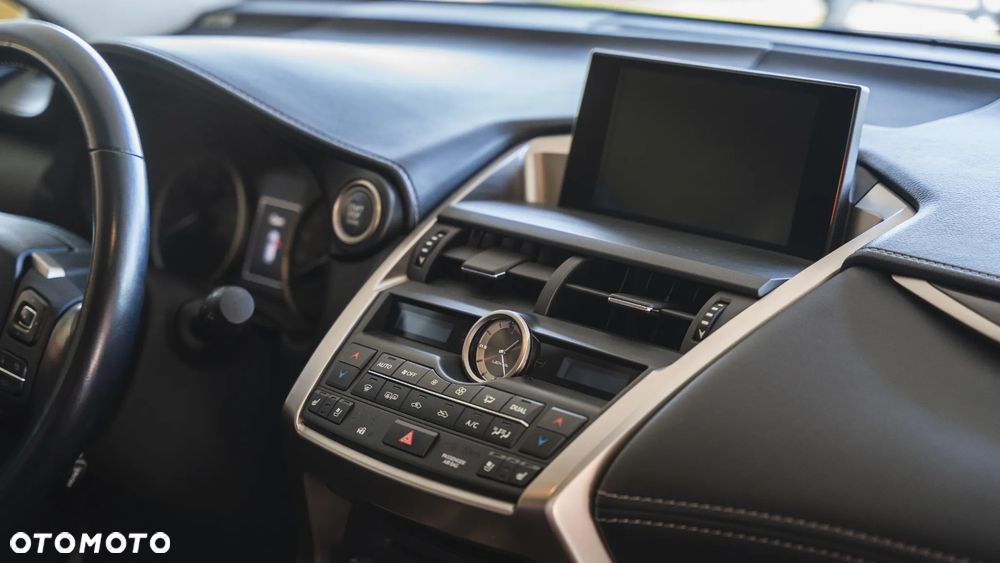 Lexus NX 200t Prestige AWD - 10