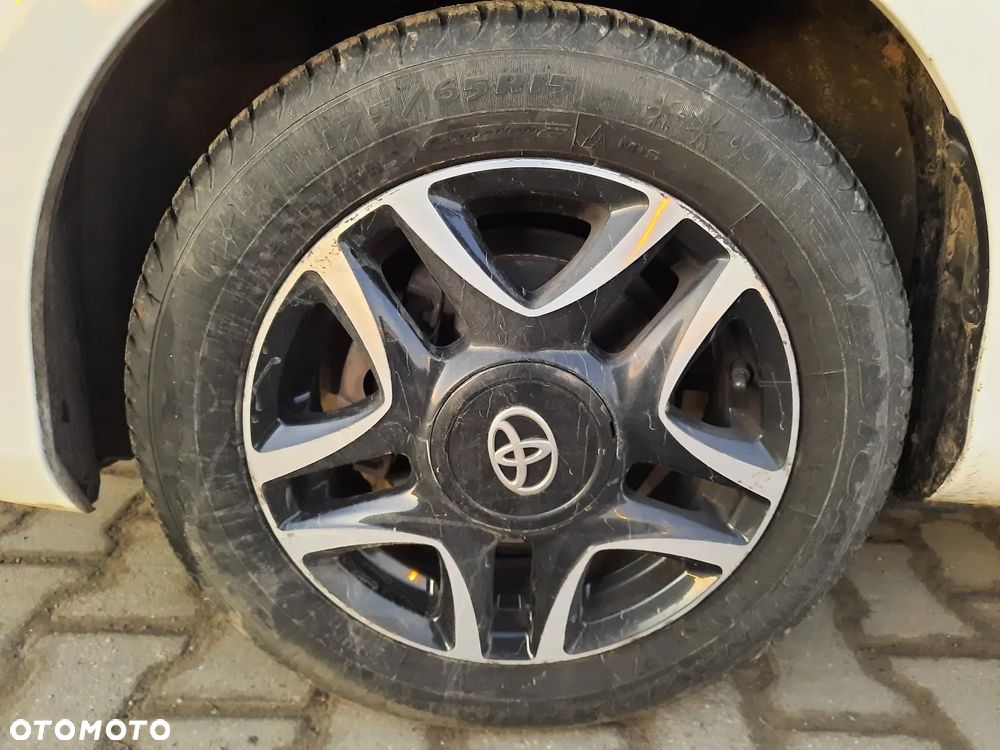 Toyota Yaris 1.33 VVT-i Trend - 11