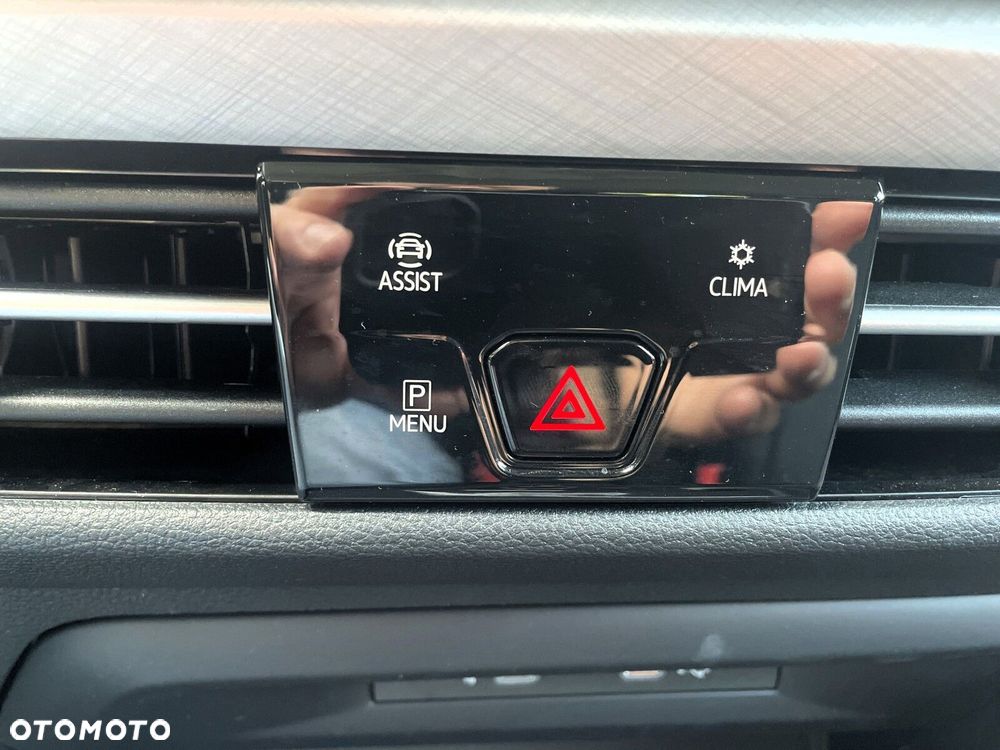 Volkswagen Golf 1.5 eTSI mHEV Life Plus DSG - 27