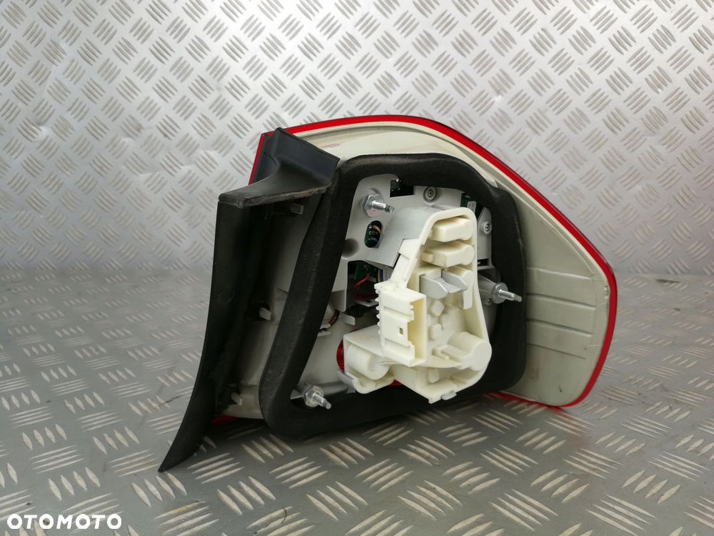 4871731 lampa lewy lewa tylna tył w błotnik BMW E90 LCI LIFT SEDAN EUROPA - 6