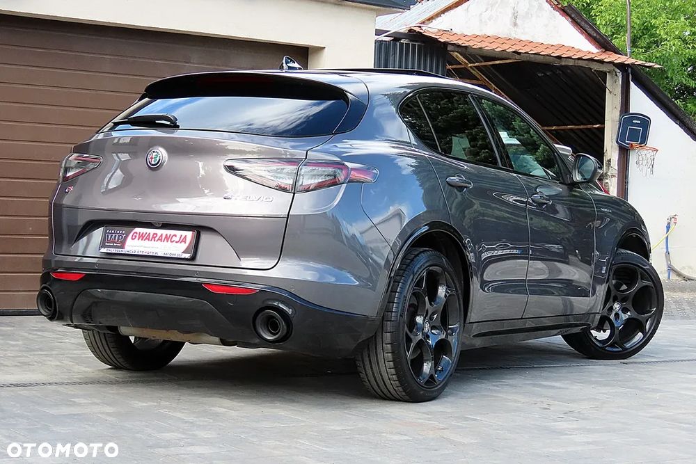Alfa Romeo Stelvio 2.0 Turbo 16V AT8-Q4 Veloce - 10