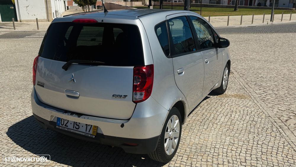 Mitsubishi Colt - 3