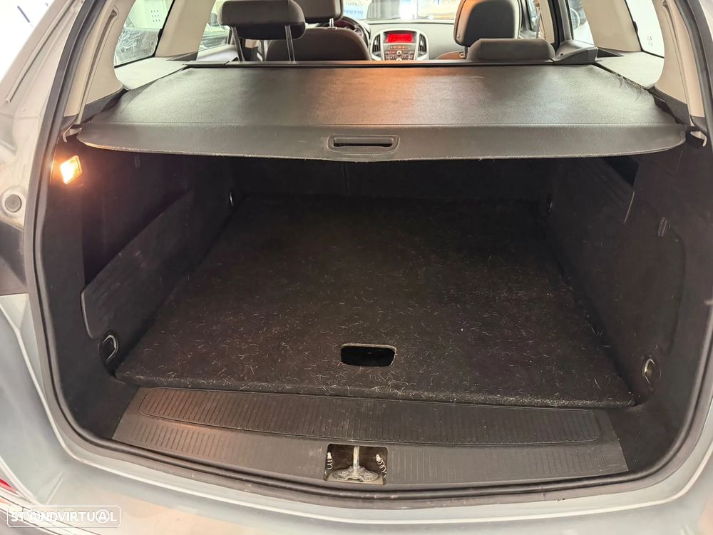 Opel Astra Sports Tourer - 11