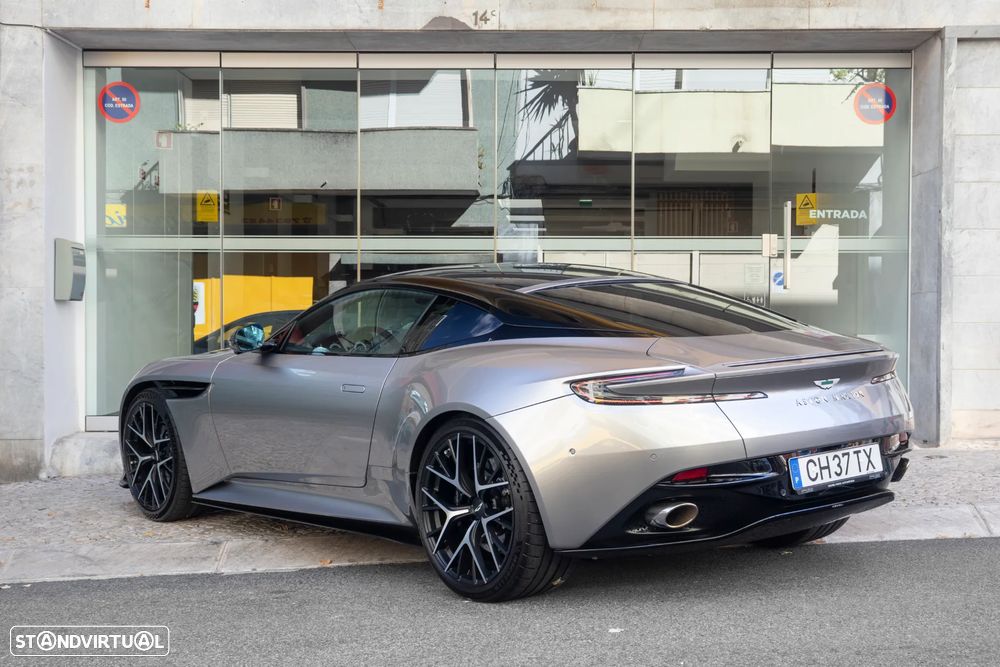 Aston Martin DB12 Coupé V8 - 40