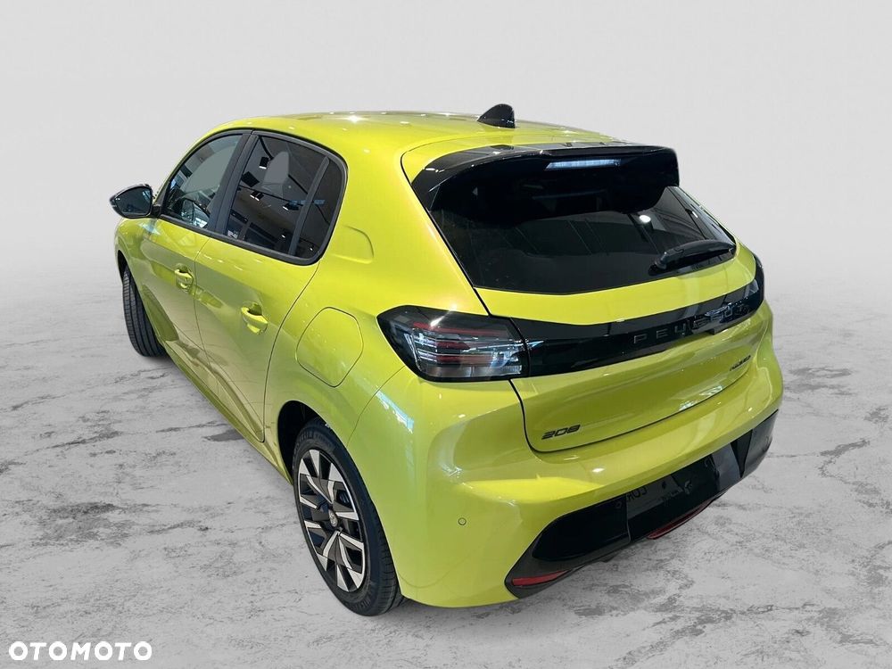 Peugeot 208 - 8