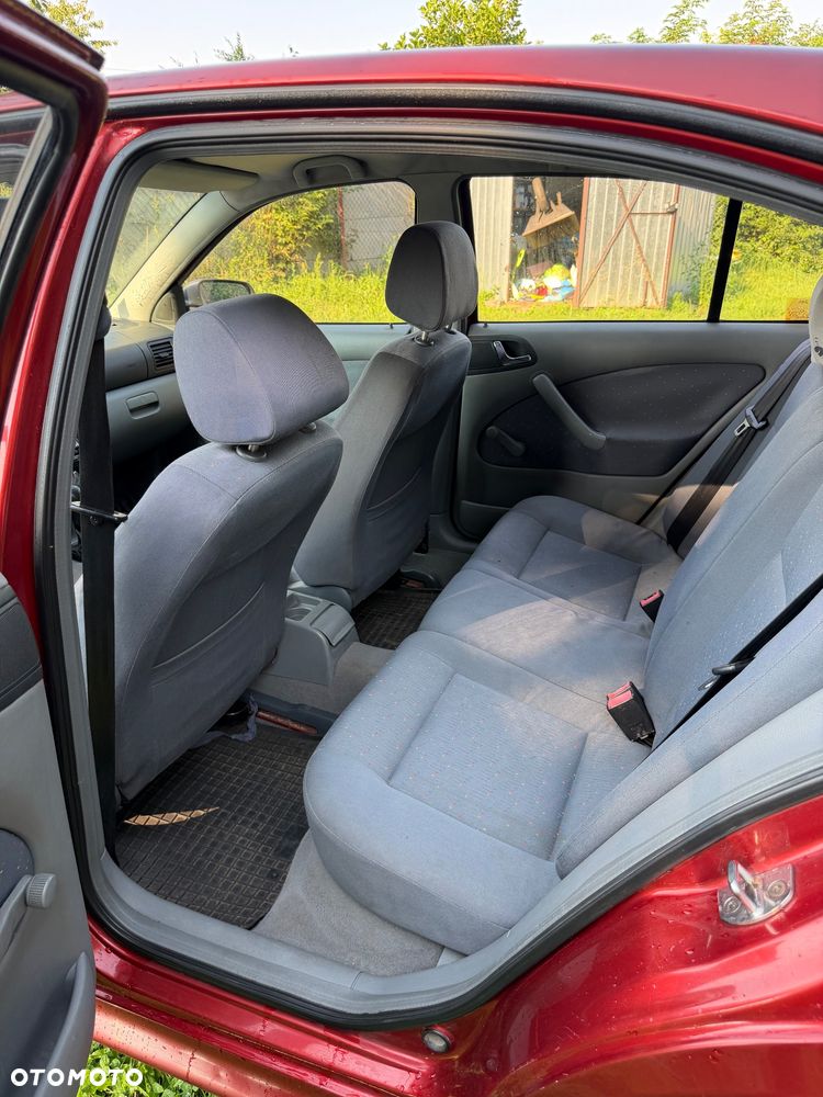 Skoda Octavia 1.6 Classic - 10