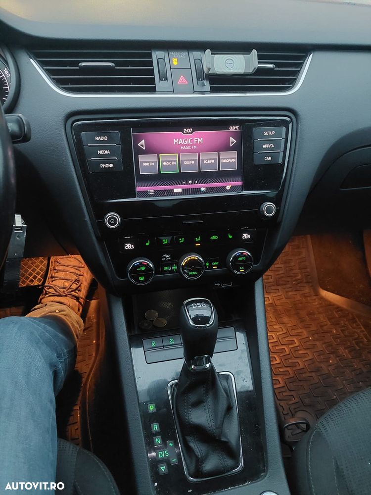 Skoda Octavia 1.6 TDI DSG Ambition - 9