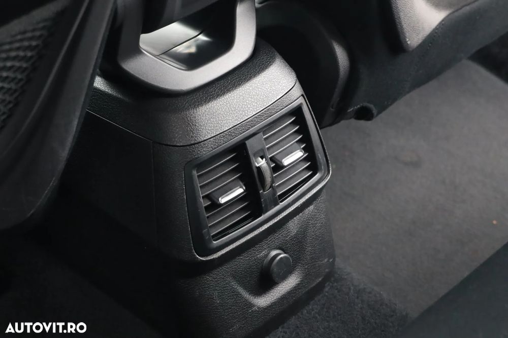 BMW Seria 2 218d Aut. - 27