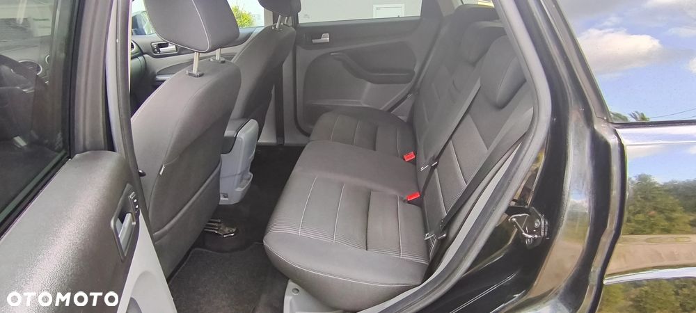 Ford Focus - 36
