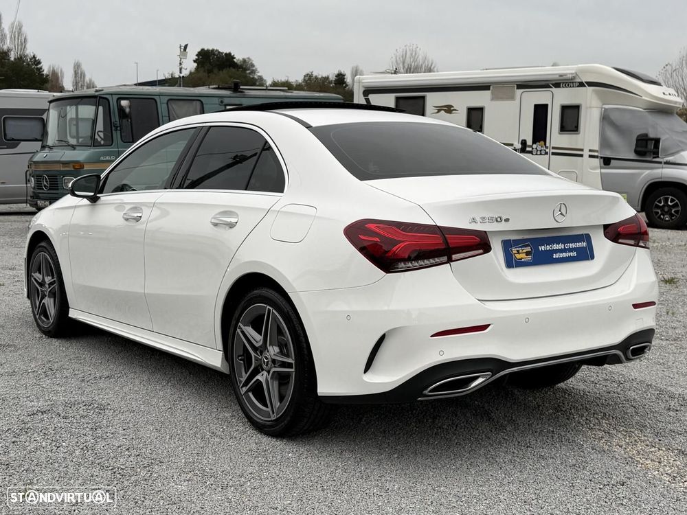 Mercedes-Benz A 250 Limousine e AMG Line - 16