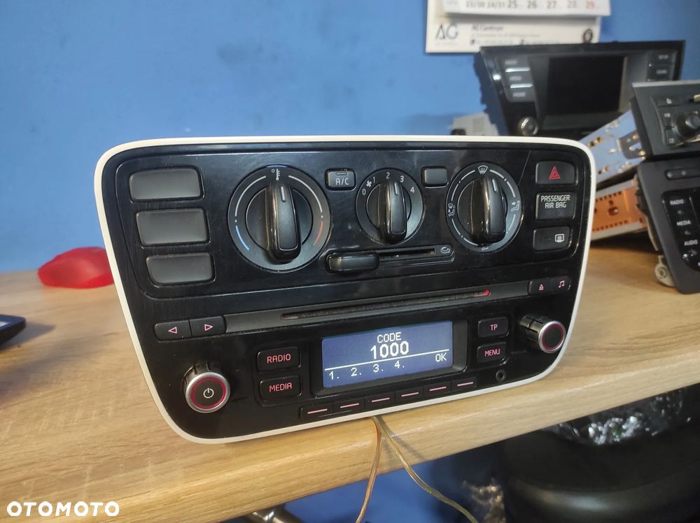 RADIO PANEL KLIMATYZCJI RAMKA ROZKODOWANE VW UP! 1S0820045R 1S0035156K SPRAWNE GWARANCJA WYSYŁKA !!!! - 1