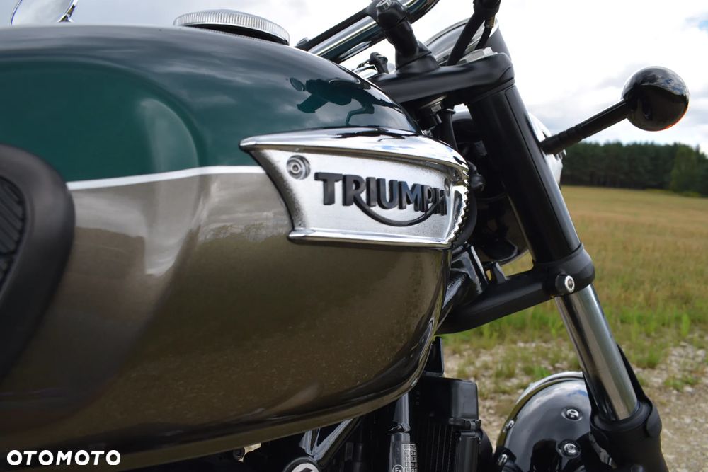 Triumph Bonneville - 20