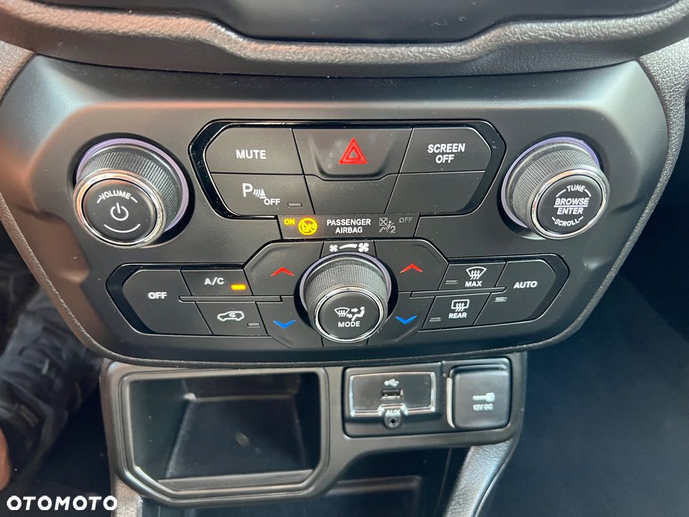 Jeep Renegade 1.4 MultiAir Limited FWD S&S - 32