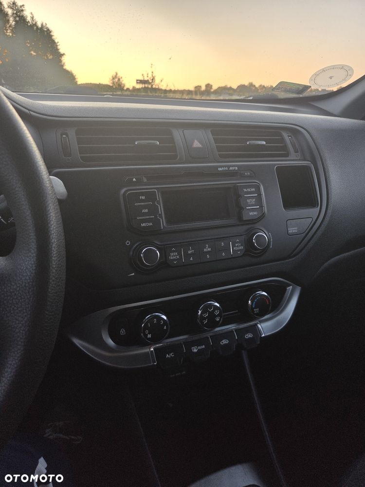 Kia Rio - 6