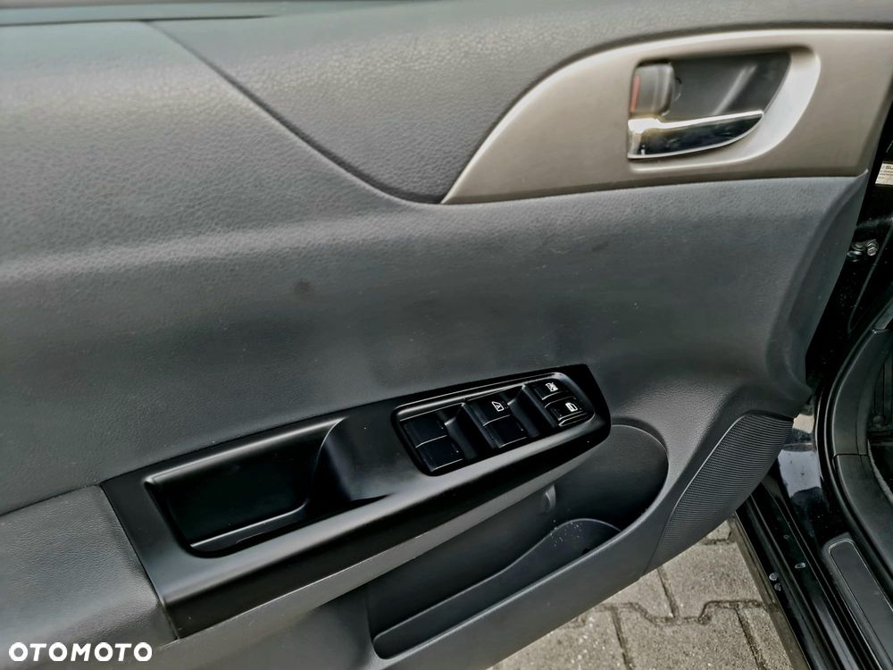Subaru Impreza 2.0 RS - 30