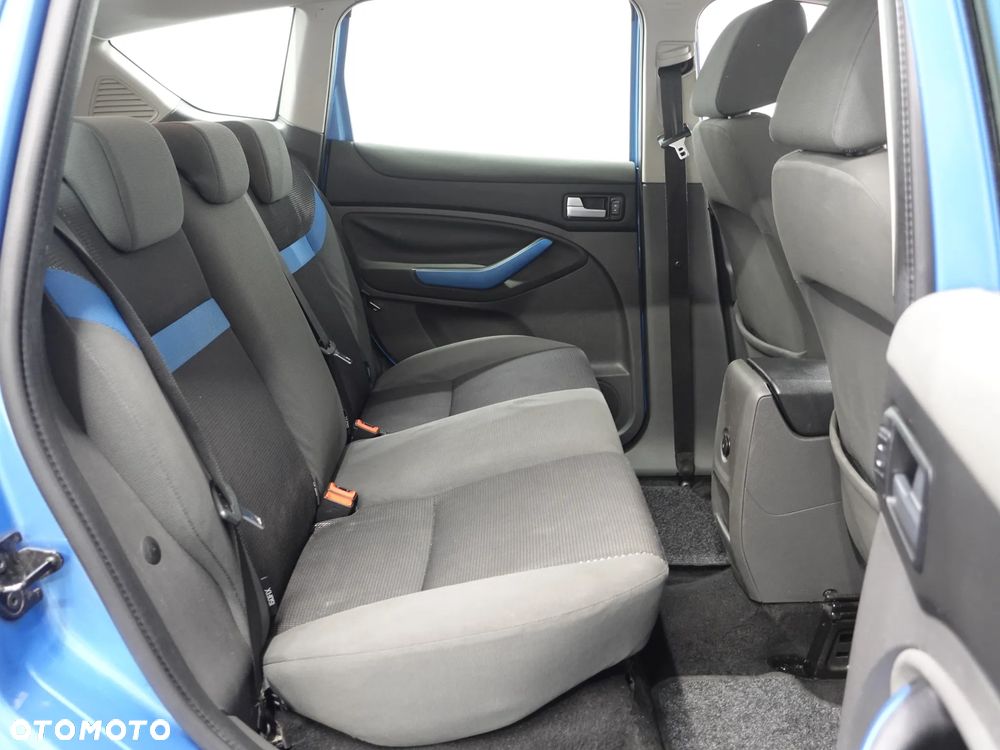 Ford Kuga 2.0 TDCi 2x4 Titanium - 24